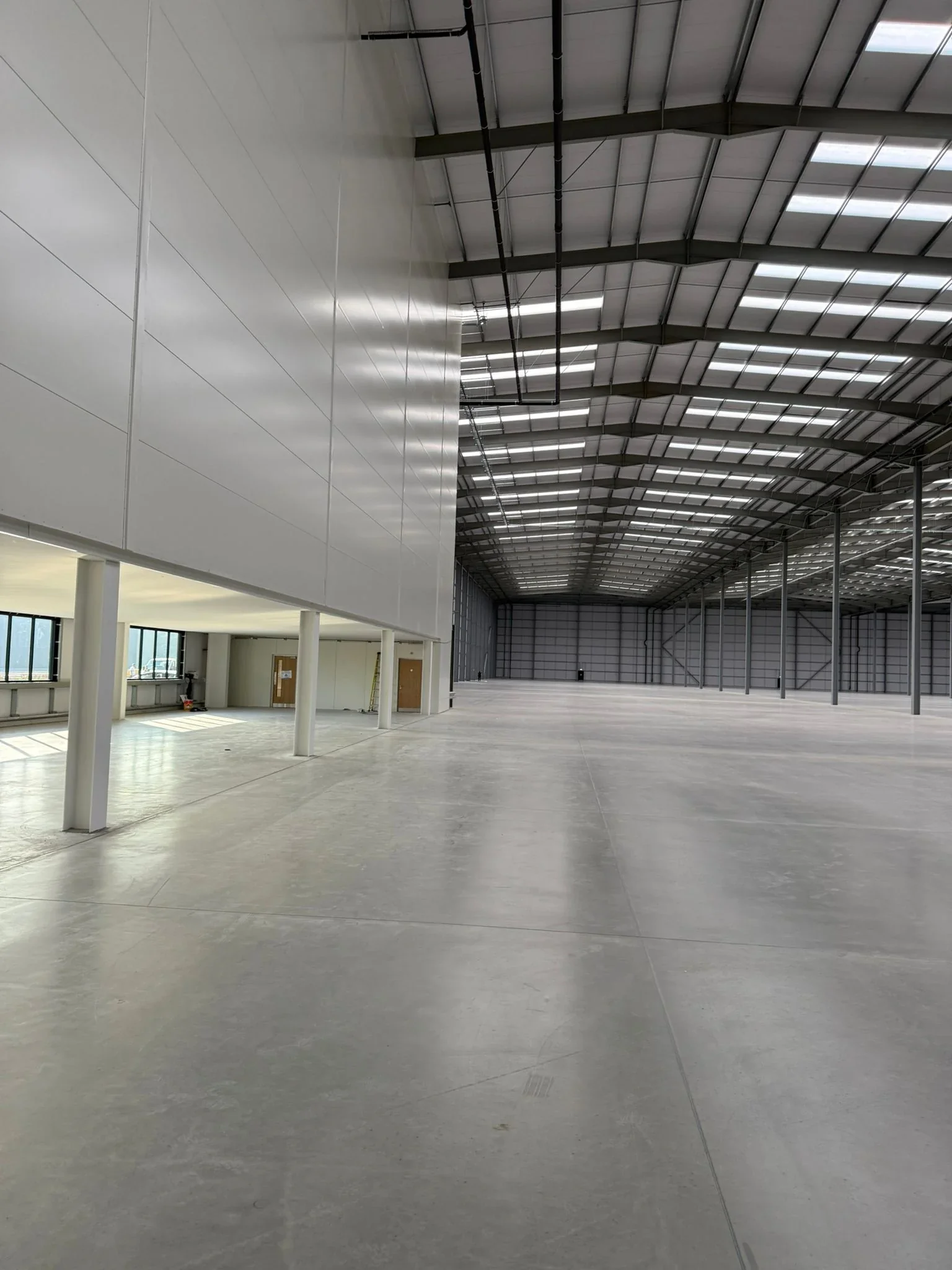 Commercial intumescent paint application on structural steelwork in Leicester